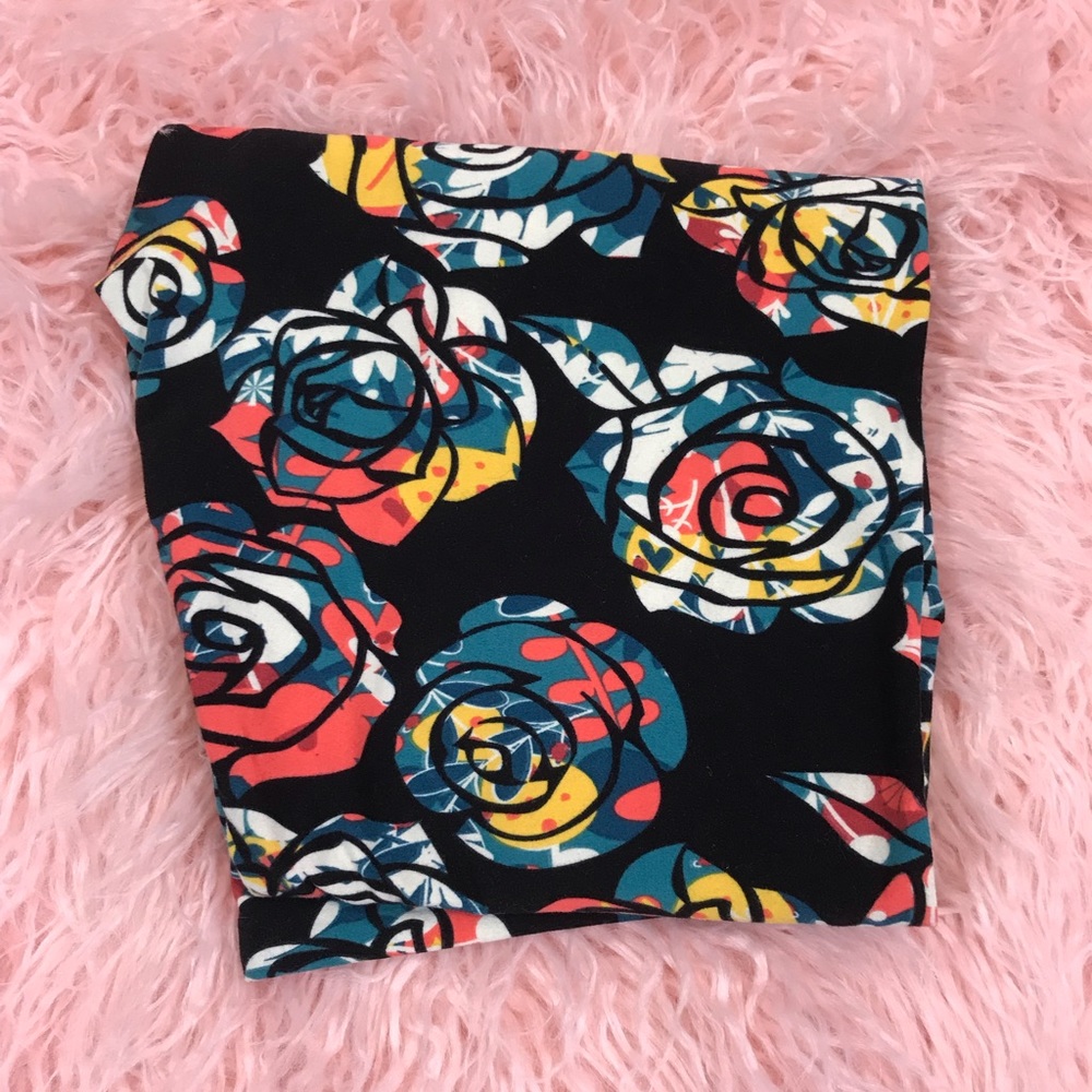 LuLaRoe NWOT Flower TC (10-20) Leggings